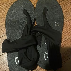 Women’s sandals